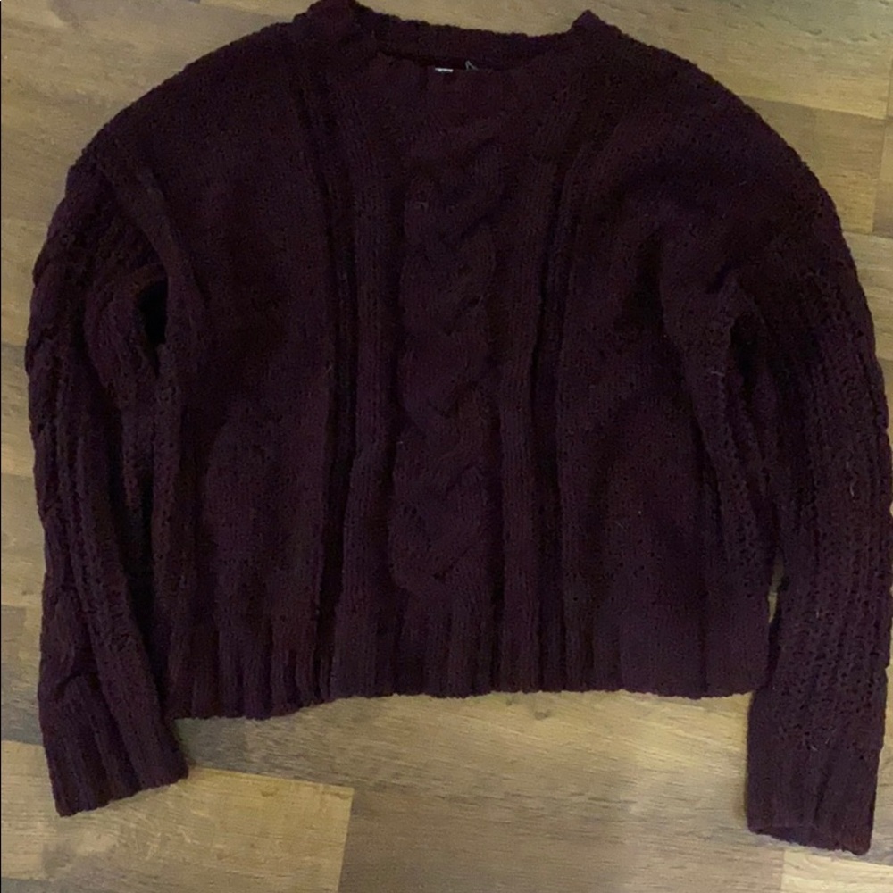 aeropostale maroon sweater very thick with design